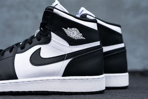 nike air jordan 1 schwarz weiß damen|jordan 1 preisliste.